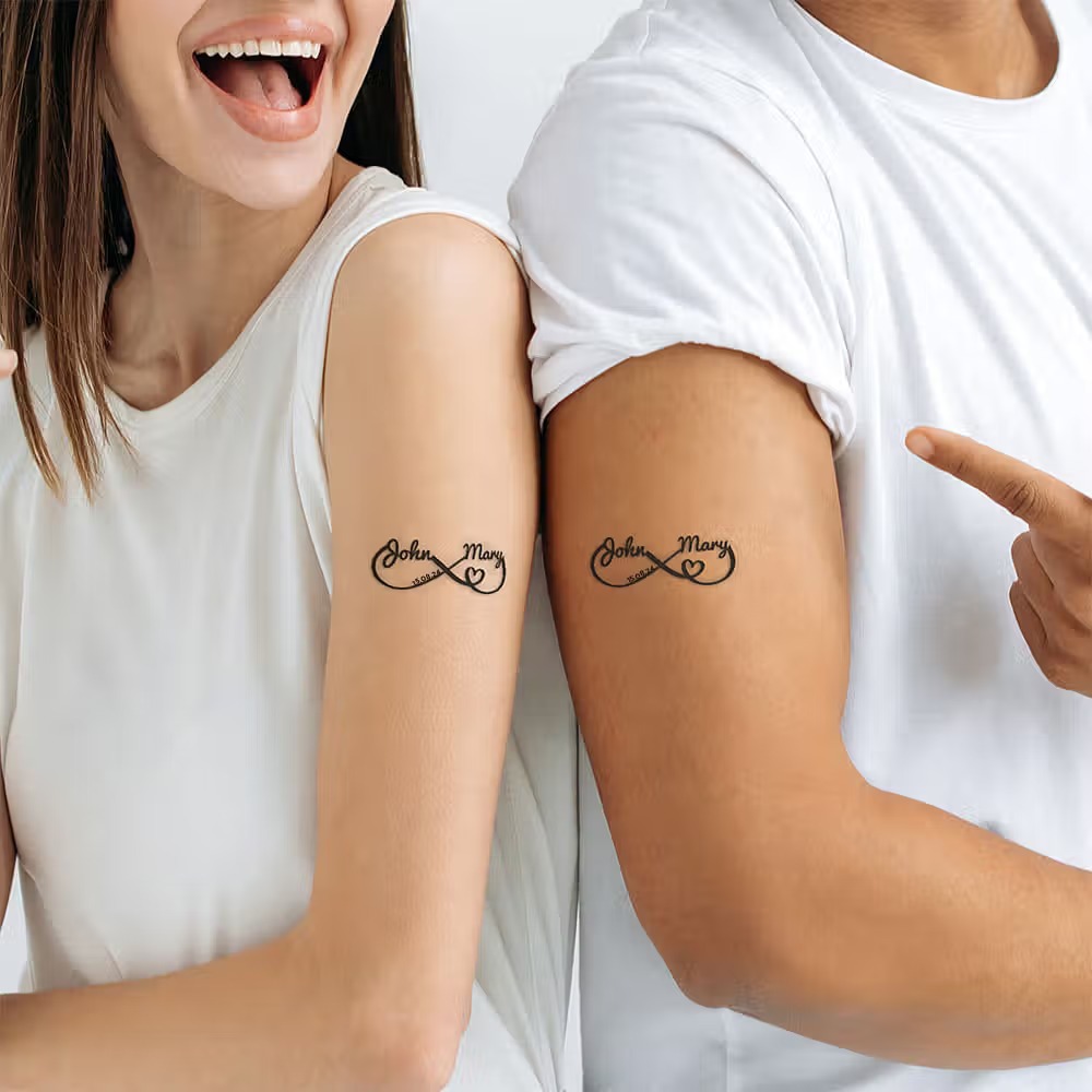 Un tatouage temporaire personnalisé pour couple, le détail qui accompagne les grands moments