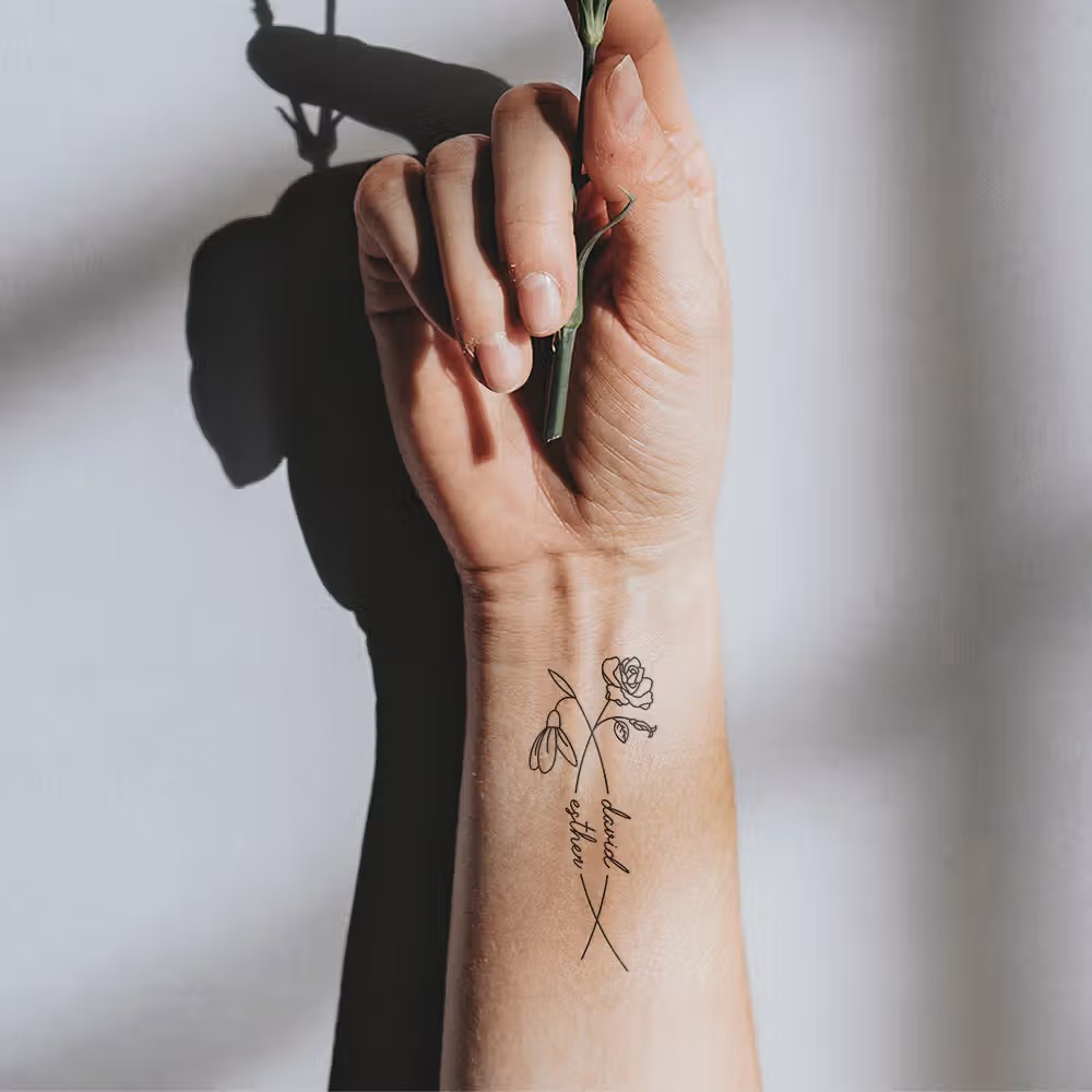 L’art corporel sans engagement : célébrez vos liens avec un tatouage éphémère floral