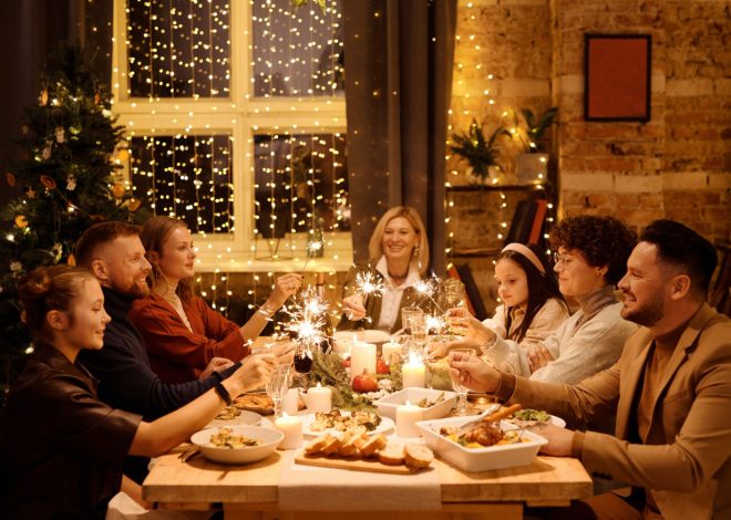 Décoration de Table de Noël : Comment Créer une Table Féerique et Chaleureuse ?