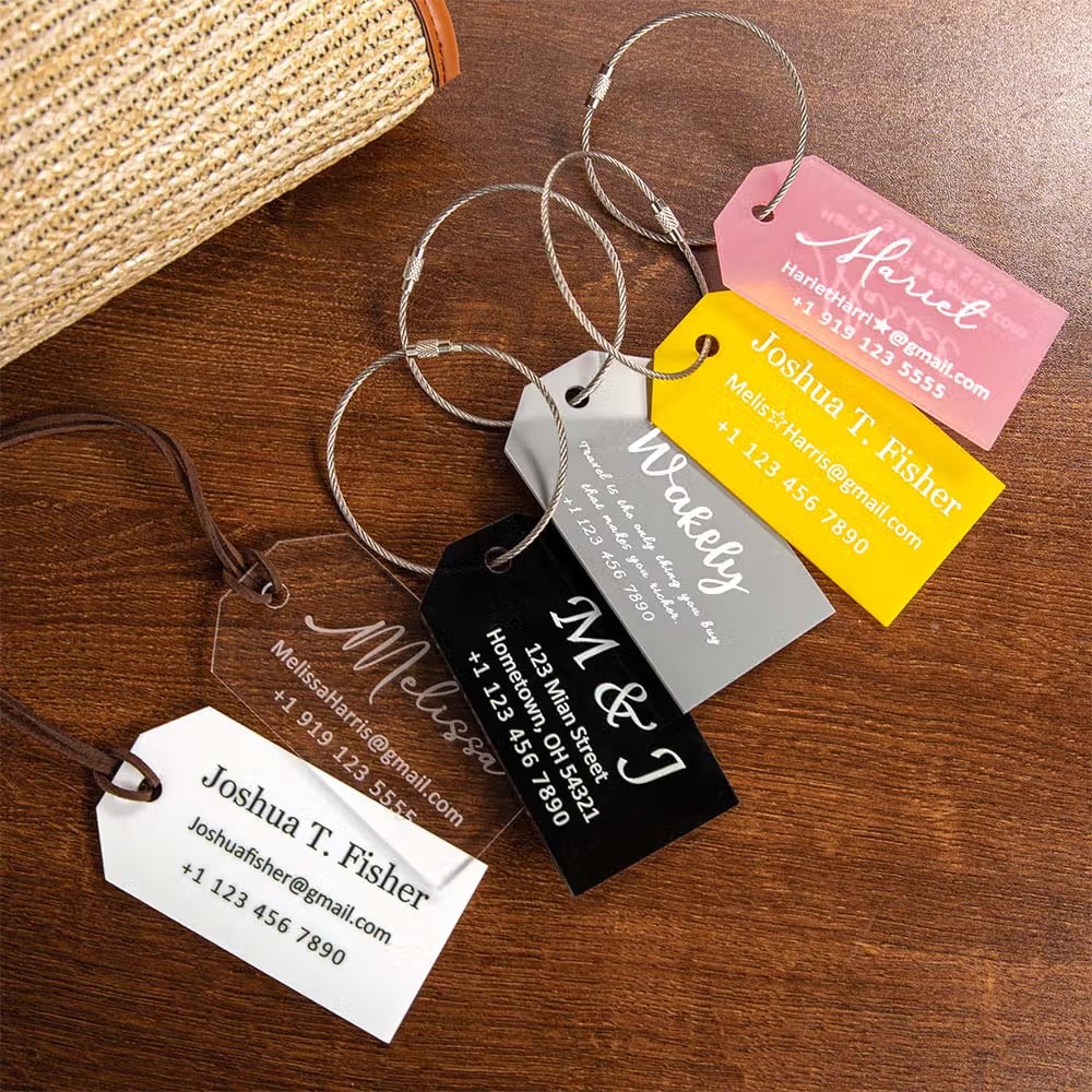 Étiquette de Bagage Personnalisée en Acrylique : L’Accessoire Incontournable pour Vos Voyages