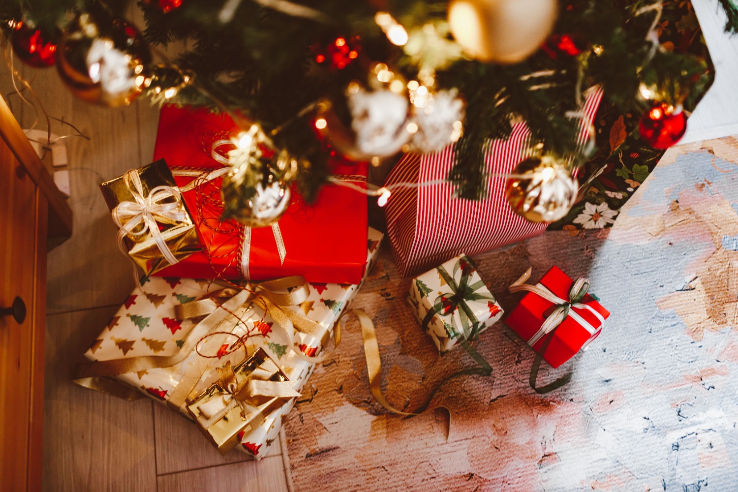 Guide Cadeaux de Noël 2026 : Tendances, Idées Originales et Inspirations Sur-Mesure